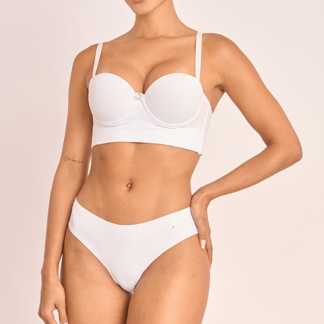 10046 - Panty Bikini Chic Invisible Sin Costuras