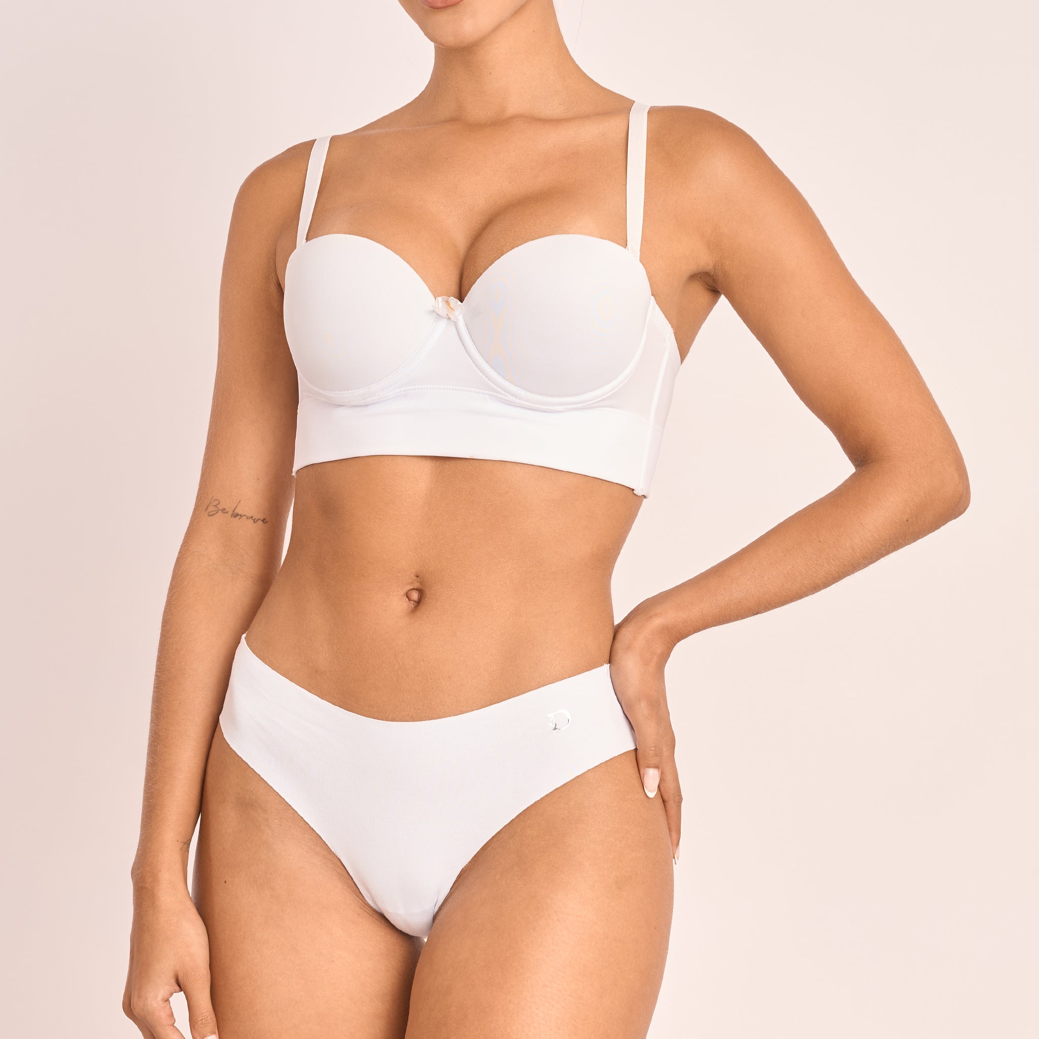 10046 - Panty Bikini Chic Invisible Sin Costuras