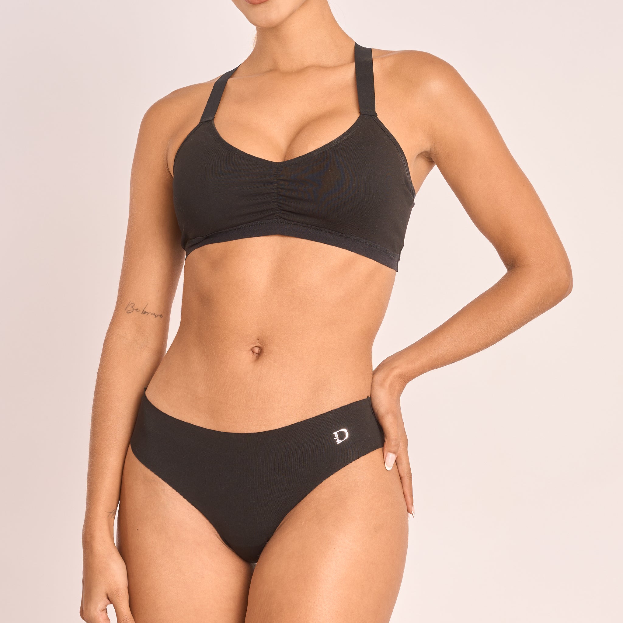 10046 - Panty Bikini Chic Invisible Sin Costuras