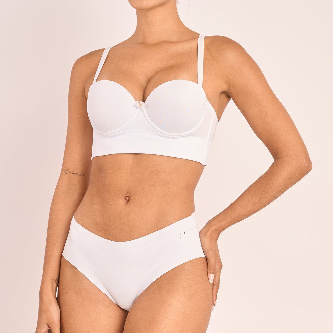 10045 - Panty Semicintura Confort Invisible Sin Costuras