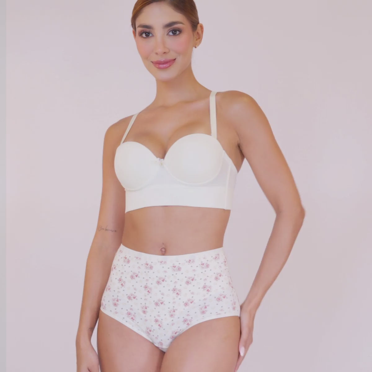 P3-7000.31 - Pack x3 Panties Clasicos Floral Tonos Pasteles